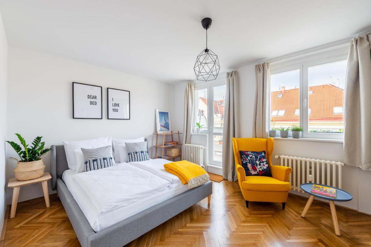 Bright Charming Apt With Terrace, Parking & Airco. Prague Exterior photo